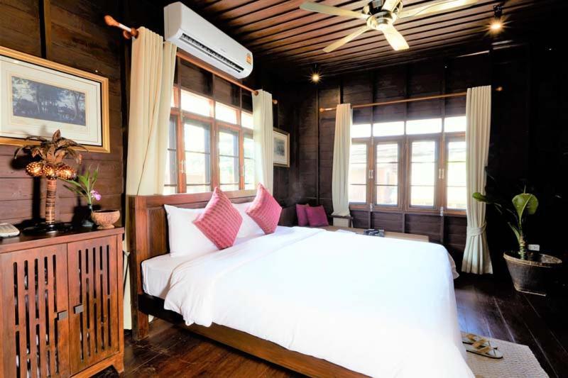 Lilu Pai Hotel Ngoại thất bức ảnh