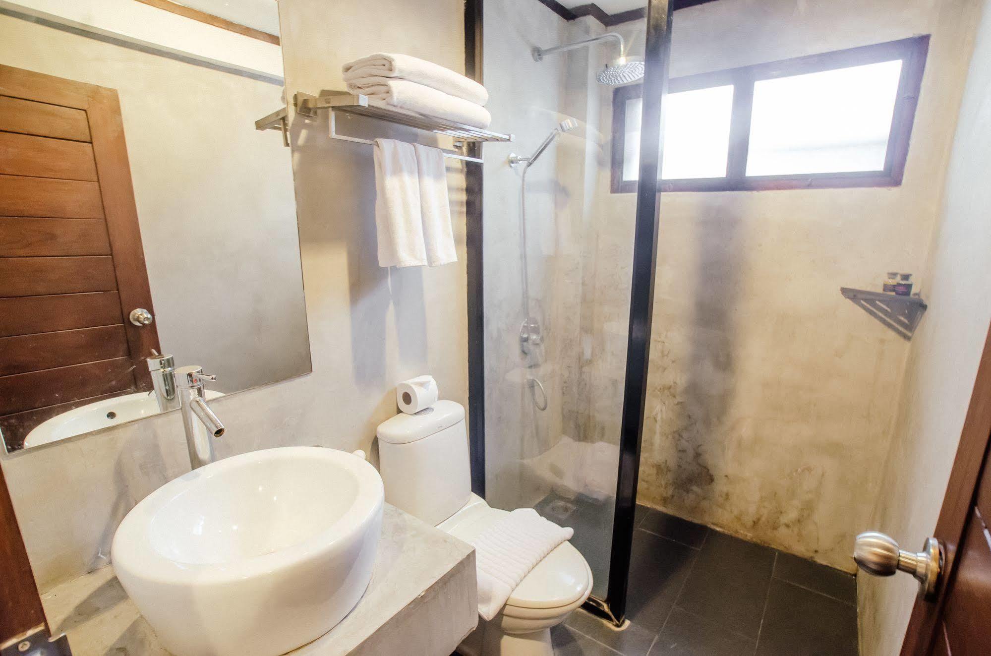 Lilu Pai Hotel Ngoại thất bức ảnh