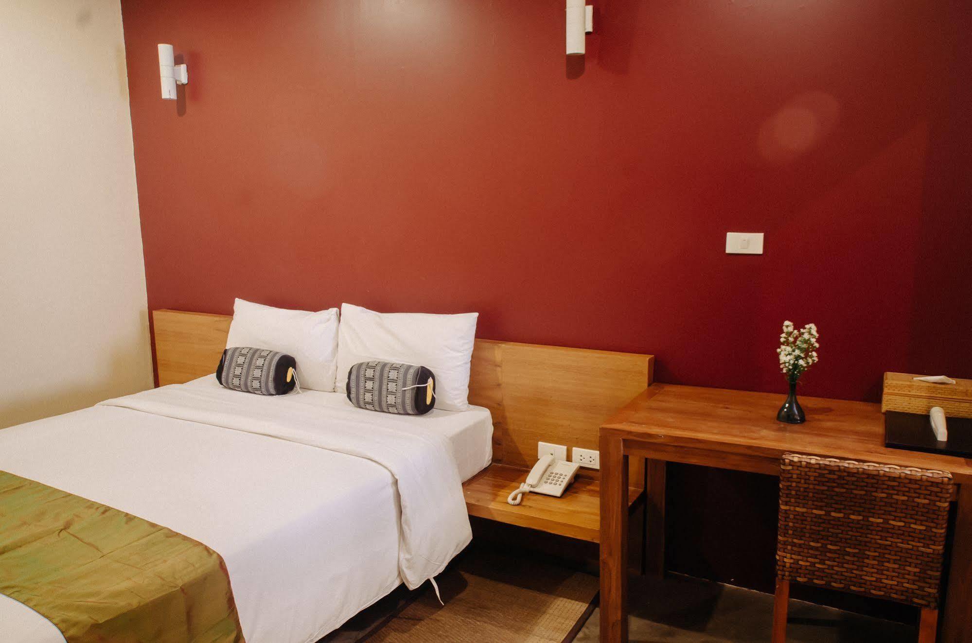 Lilu Pai Hotel Ngoại thất bức ảnh