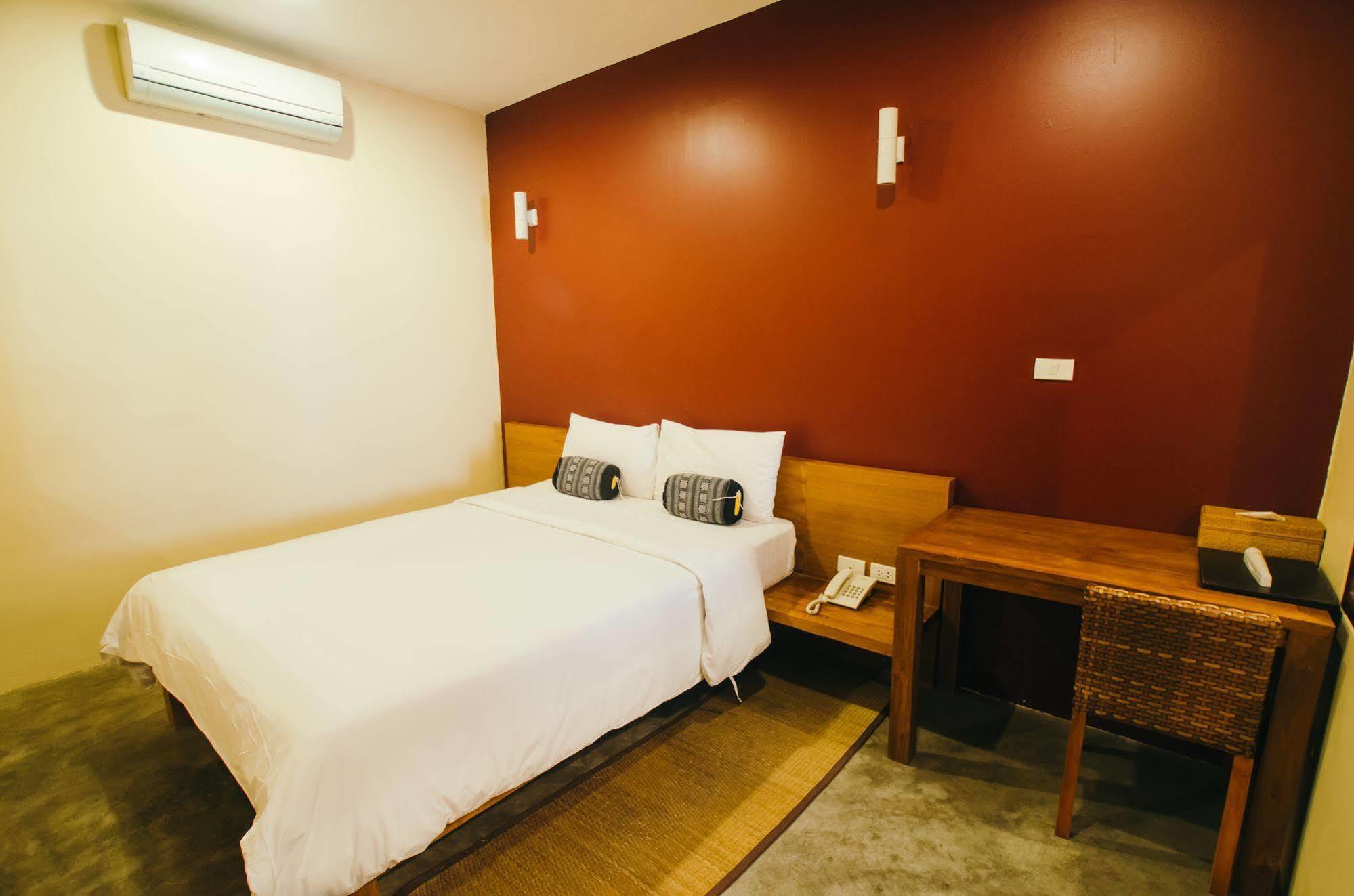 Lilu Pai Hotel Ngoại thất bức ảnh